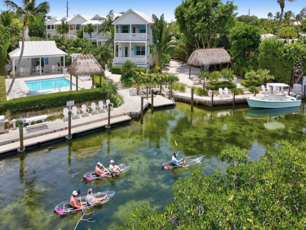 From Villa walk to shops, grocery store, restaurants and the parks!